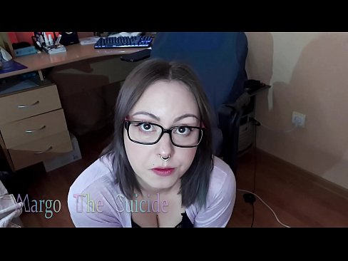 ❤️ Көз айнек тагынган сексуалдуу кыз Дилдону камерага терең соруп ❤️ Порно fb боюнча бизде ️❤
