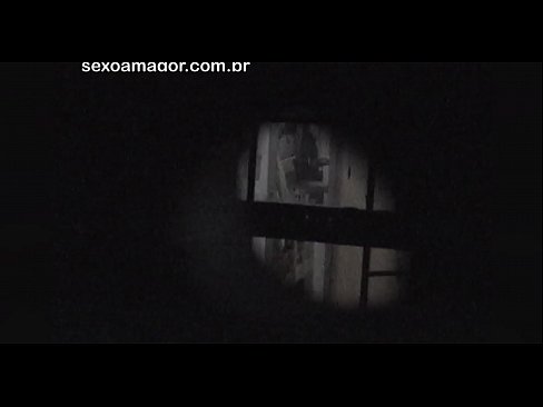 ❤️ Блондини ичкери кирпичтин артына катылган кошуналык войер жашыруун түрдө видеого тартып алат ❤️ Порно fb боюнча бизде ️❤